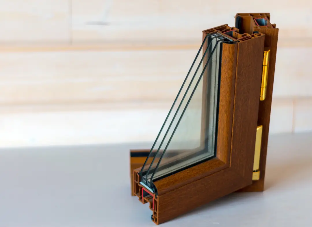 Installation de fenêtre en bois sur mesure Bouillargues